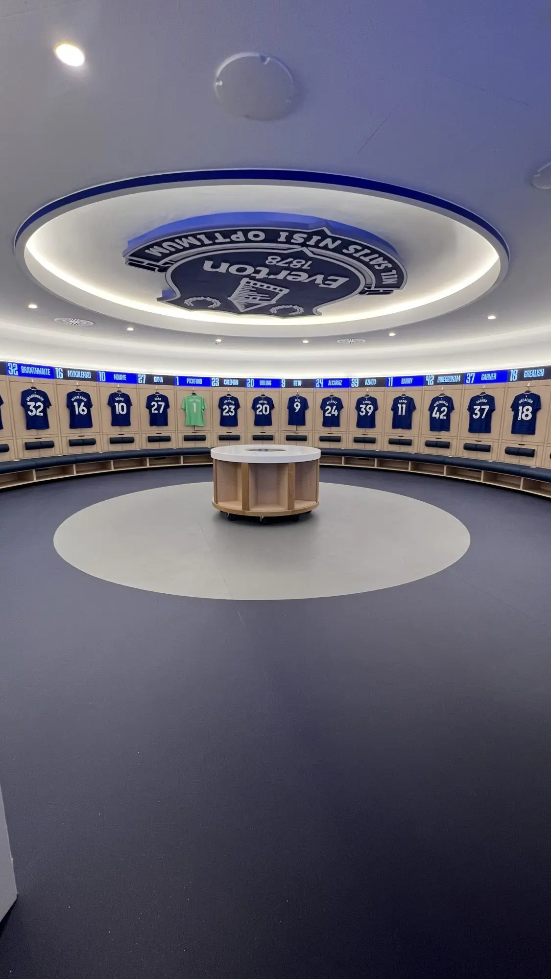 Everton Stadium — vista principal, FF&E mobiliário e equipamento por Vitta no Porto, Portugal