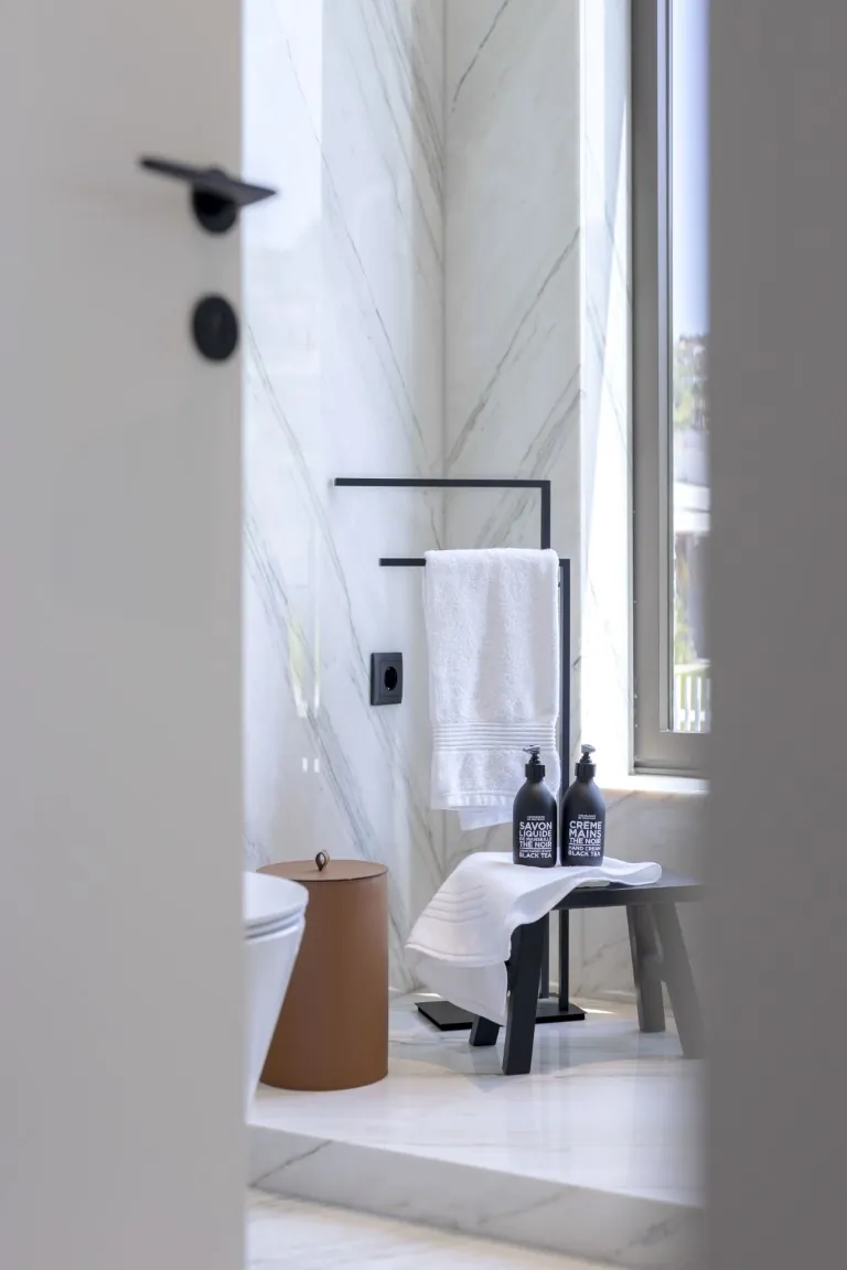 Casa Palhares — vista principal, arquitetura e design de interiores por Vitta no Porto, Portugal