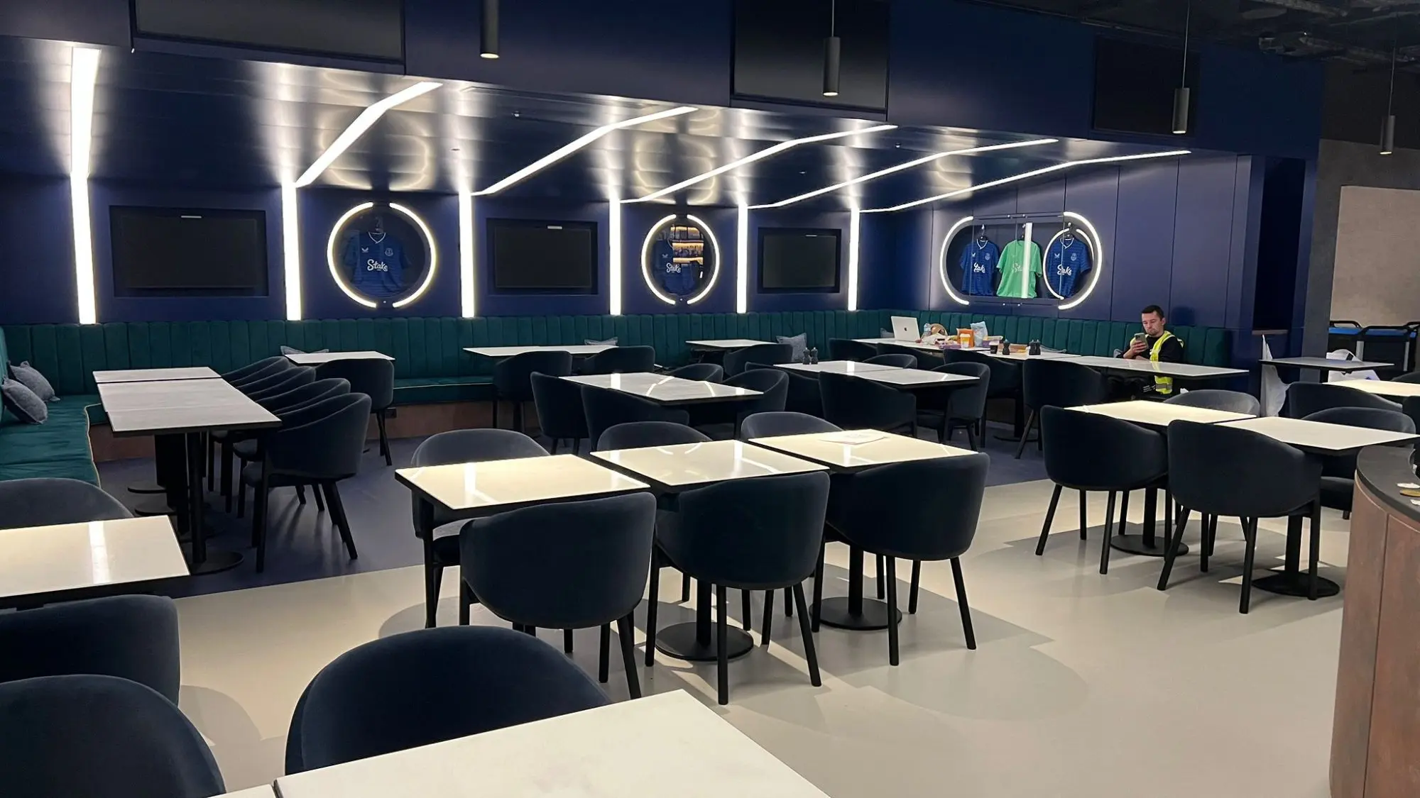 Everton Stadium — fotografia de interior 03, FF&E mobiliário e equipamento · Vitta