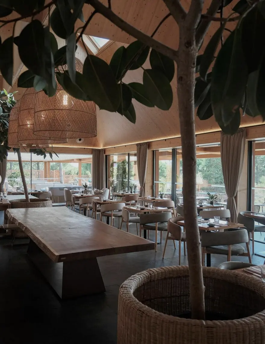 Hotel Feel Viana - Restaurante — fotografia de interior 04, projecto de arquitetura · Vitta